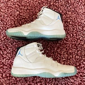 AIR JORDAN 11’s BLUE - boys size 5Y / 6.5 WOMEN